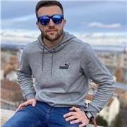 Estudiante de tercer curso del grado de Administración y Dirección de Empresas para dar clases a alumnos de bachillerato de economía, matemáticas o incluso de historia y educación física